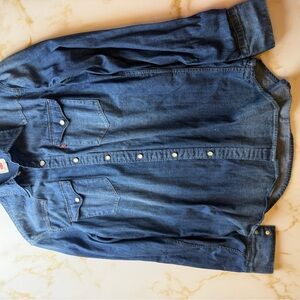 Levi's Blue Denim button-Up Shirt | women’s | Long sleeve